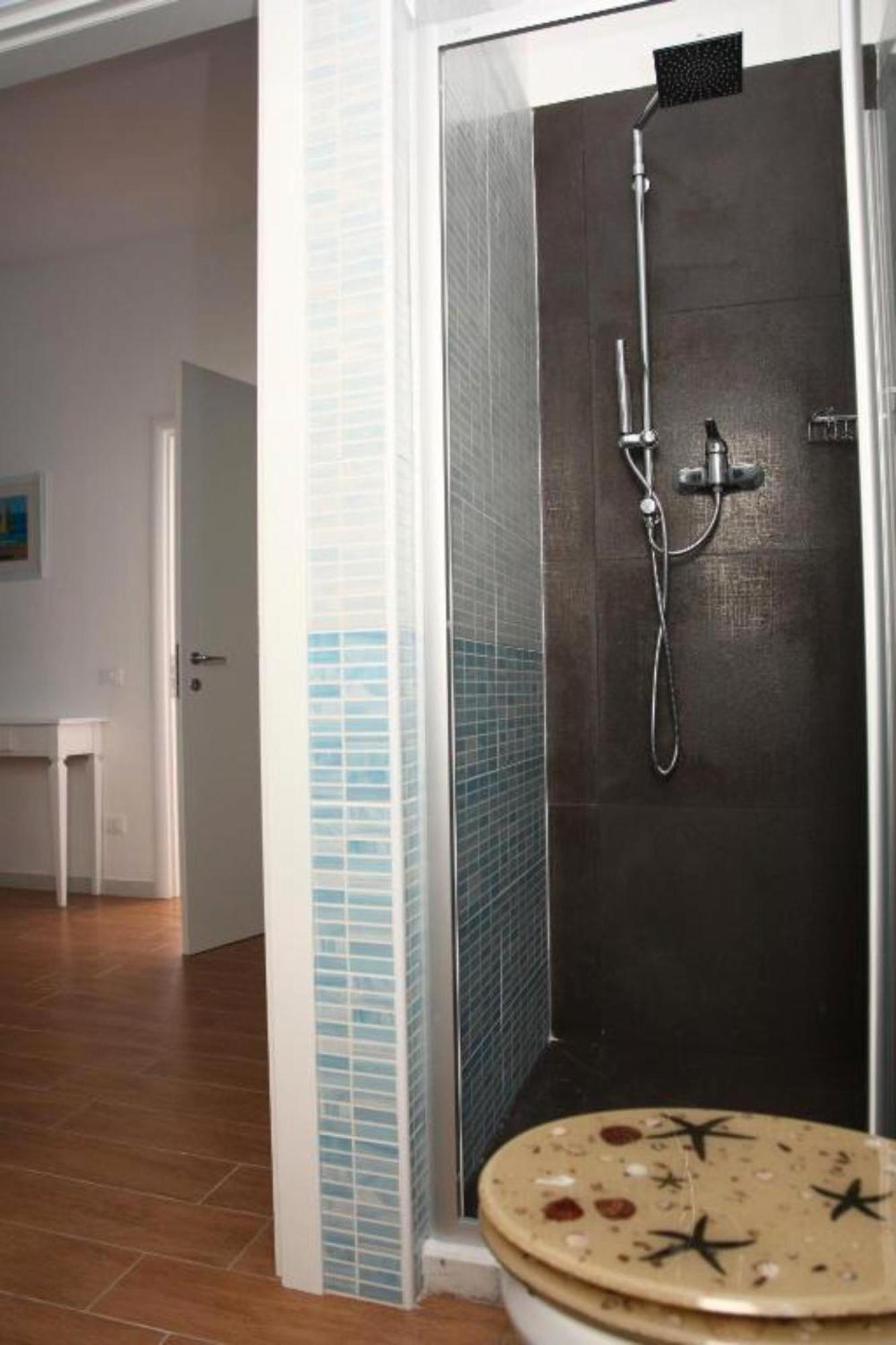 Bed And Breakfast Bagno Venezia Marina Di Carrara Exterior foto
